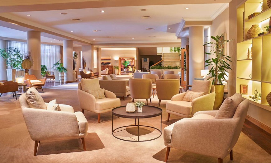 Image 11: ✈ MADEIRA | Funchal - Hotel Porto Mare 4*, 3 Nächte - Außenpool