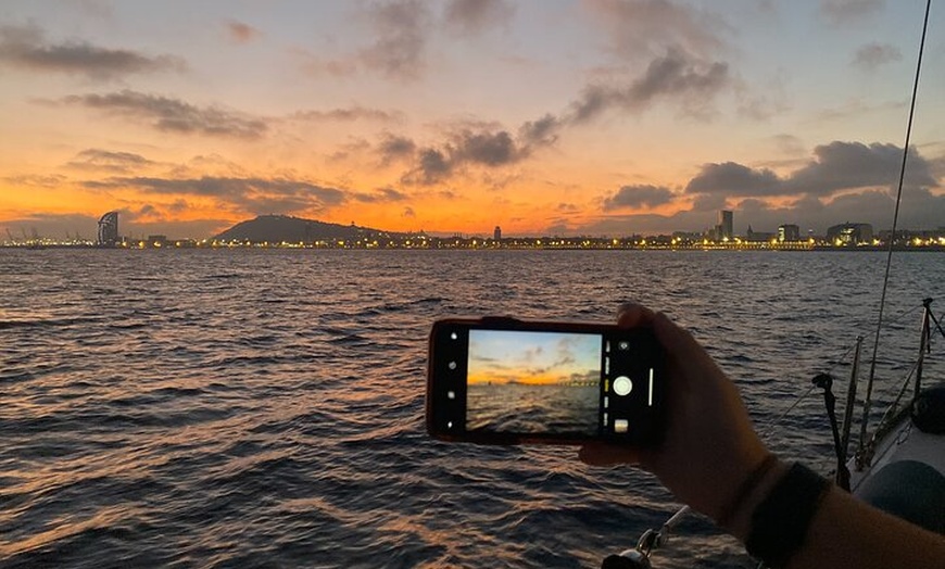 Image 3: Barcelona Sunset Private Saxiphone y barra libre