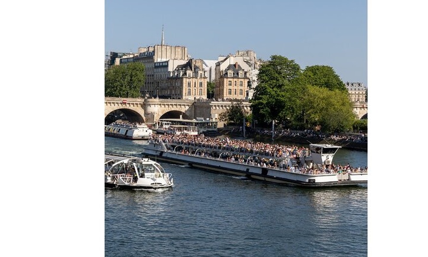 Image 3: Paris: Visite privée guidée des hauts lieux de la ville
