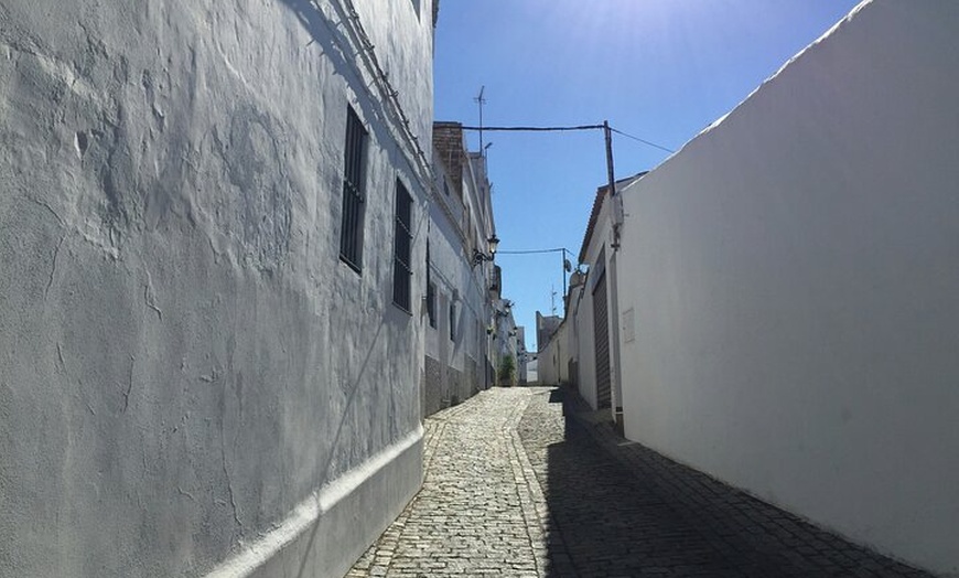 Image 2: Excursión de 10 horas a Cádiz y Jerez desde Sevilla + sesión de fot...