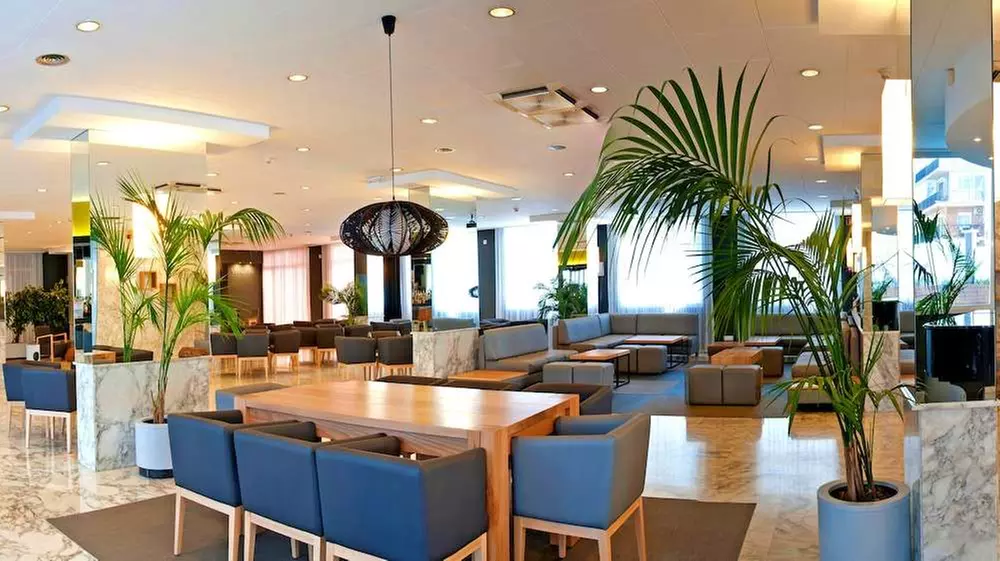 ✈ COSTA BARCELONA | Calella - Hotel Bernat II 4*, 2 nachten - Spa