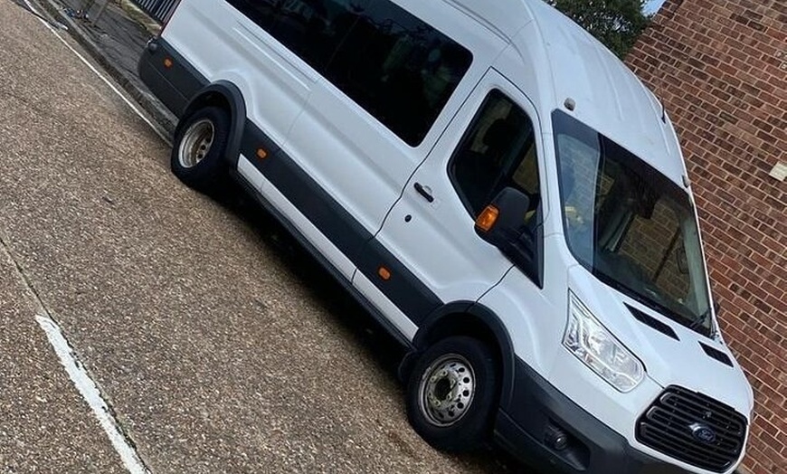 Image 2: Transfer from Gatwick Airport to London