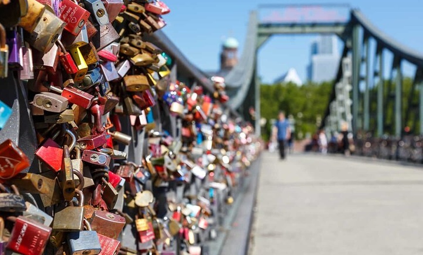 Image 3: Hallo Frankfurt : Private 2 - Stunden Intro Stadtrundgang mit Ortsk...