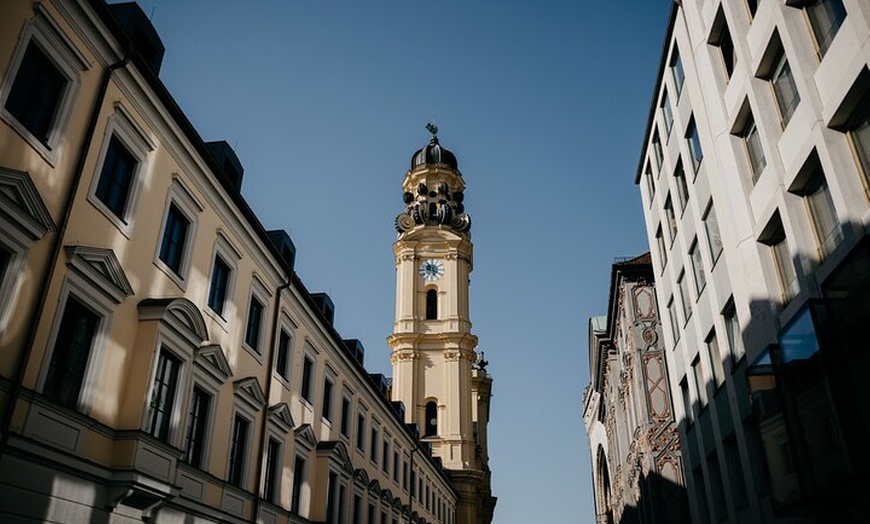 Image 26: München Your Way : Private Tour mit Architekt & Fortgeschrittener