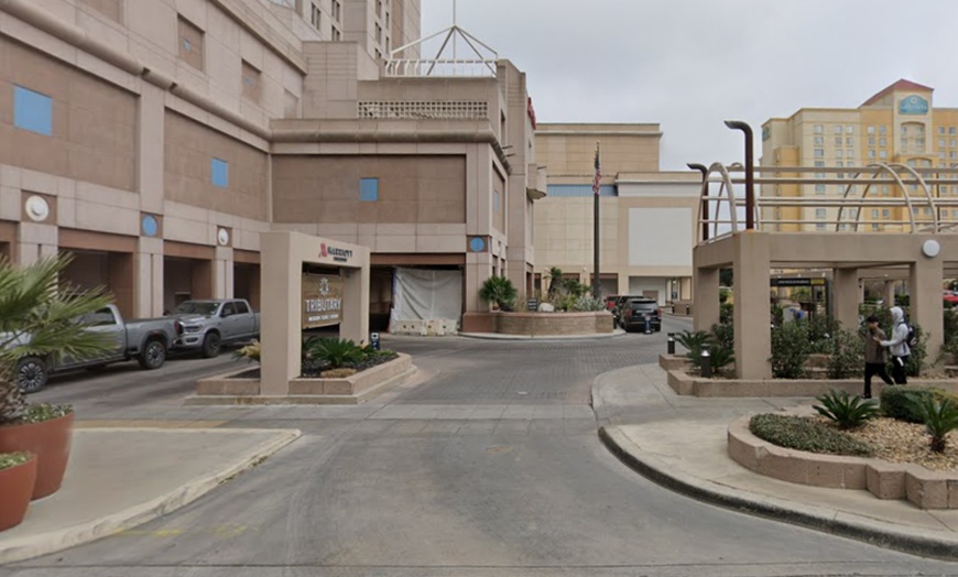 Image 3: Parking at San Antonio Marriott RiverCenter Garage