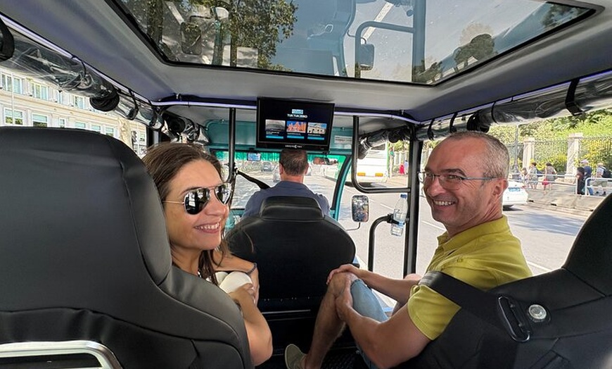 Image 5: Tour Privado con Tuk Tuk Zero: Bernabéu y Milla de Oro. 1h 15min