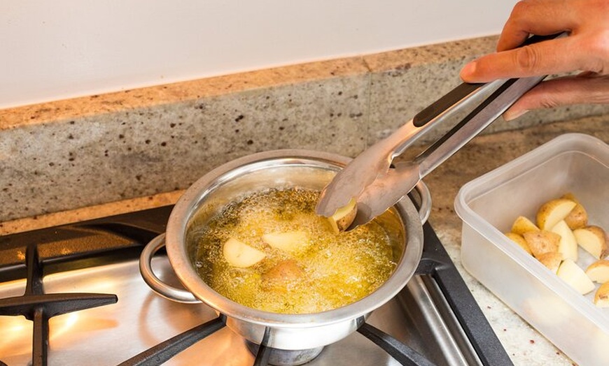 Image 13: Clase de Cocina de Tapas Cerca de Las Ramblas + Vino (4 - Curso de ...