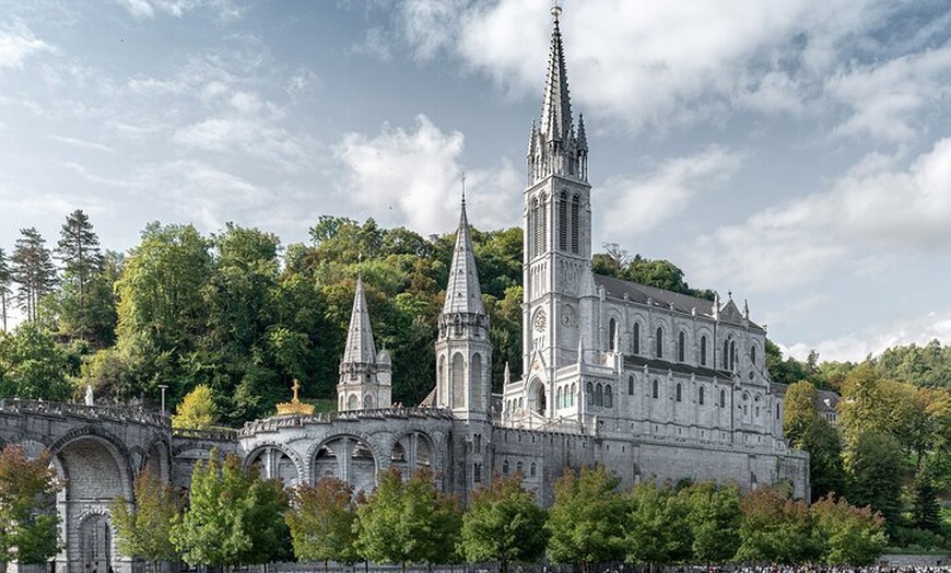 Image 14: Excursion d'une journée à Lourdes au départ de Paris Sanctuaires et...
