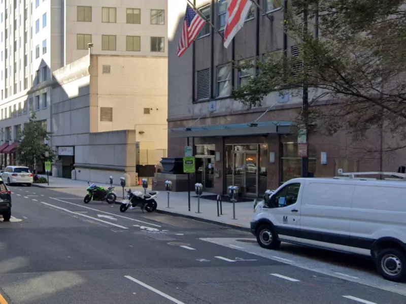 Parking at SAX Restaurant and Lounge - Valet