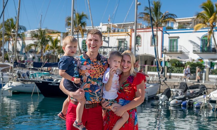 Image 2: Sesión de fotos en Puerto de Mogán Flowering Seaside Fish Village