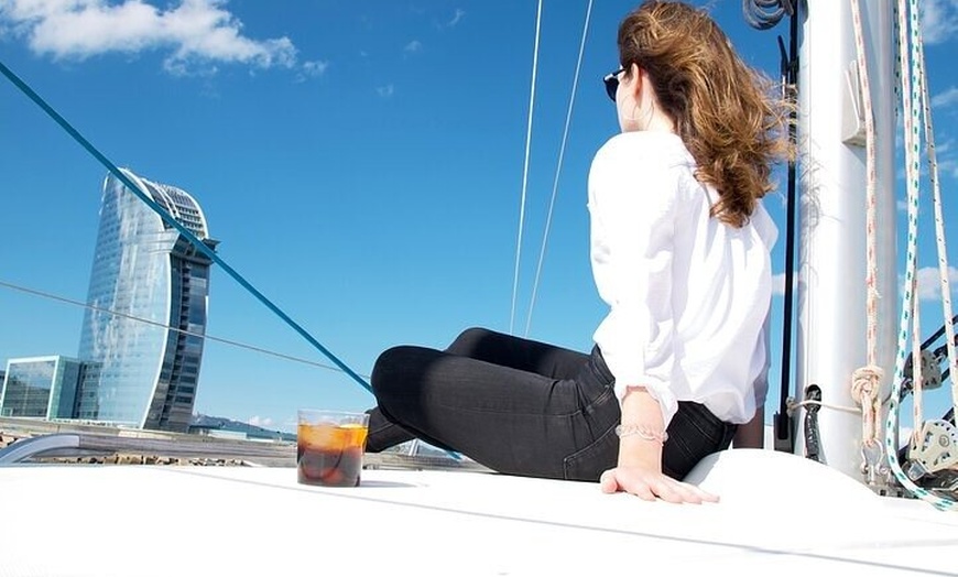 Image 7: Vermut en Catamarán Una Experiencia Gastronómica en Barcelona