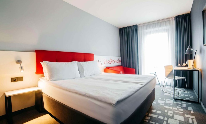 Image 3: ✈ POLSKA | Kraków - Q Hotel Kraków 3* - City break