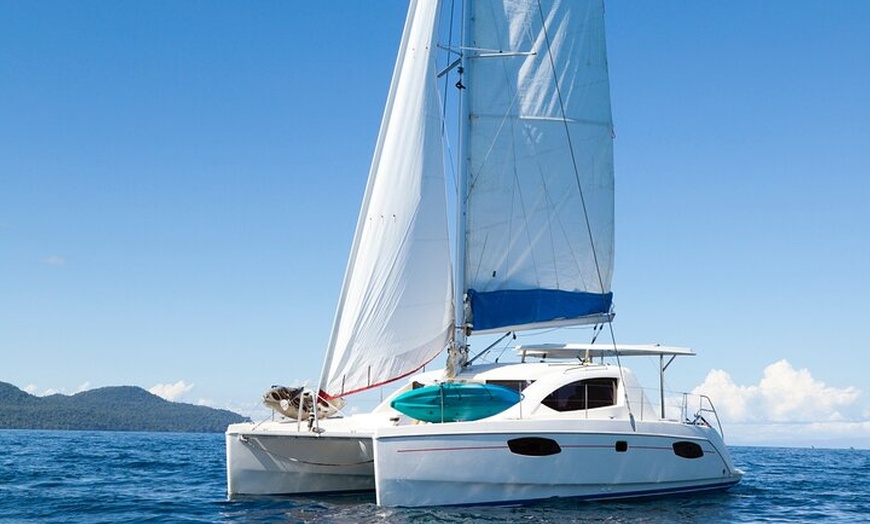 Image 1: Tour Experiencia Torrevieja con el Catamarán Apaelo