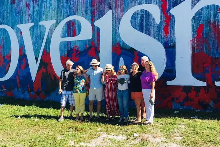 Graffiti Tour with Complimentary Drink in Wynwood