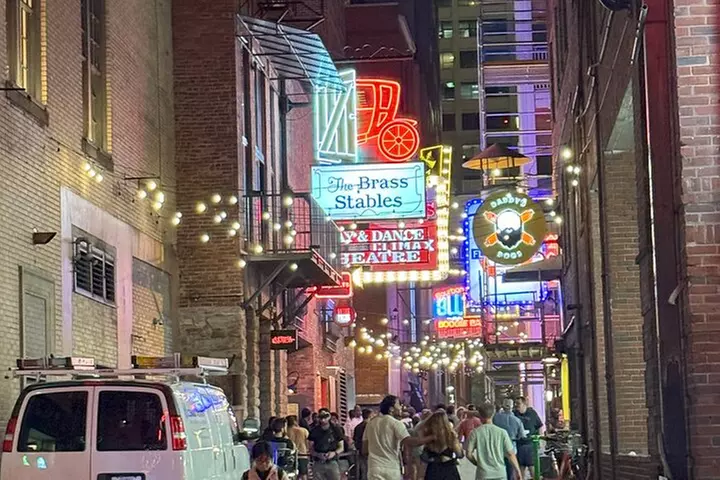 Haunted Nashville Boos and Booze Ghost Walking Tour