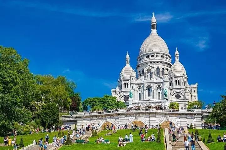 Paris Full Day Private Chauffeur Service Berline ou Van - Primary Image