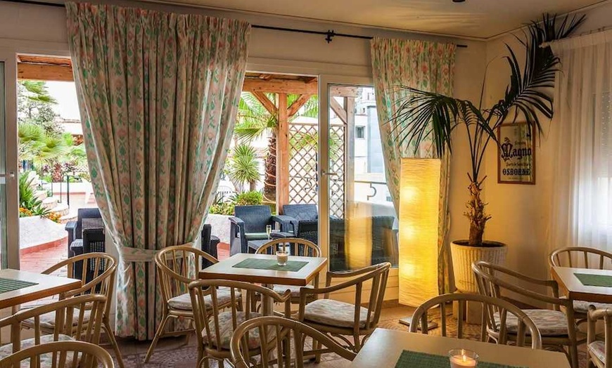 Image 6: ✈ COSTA BRAVA | Lloret de Mar - Hotel Ninays 2*, 2 Nächte - Außenpool