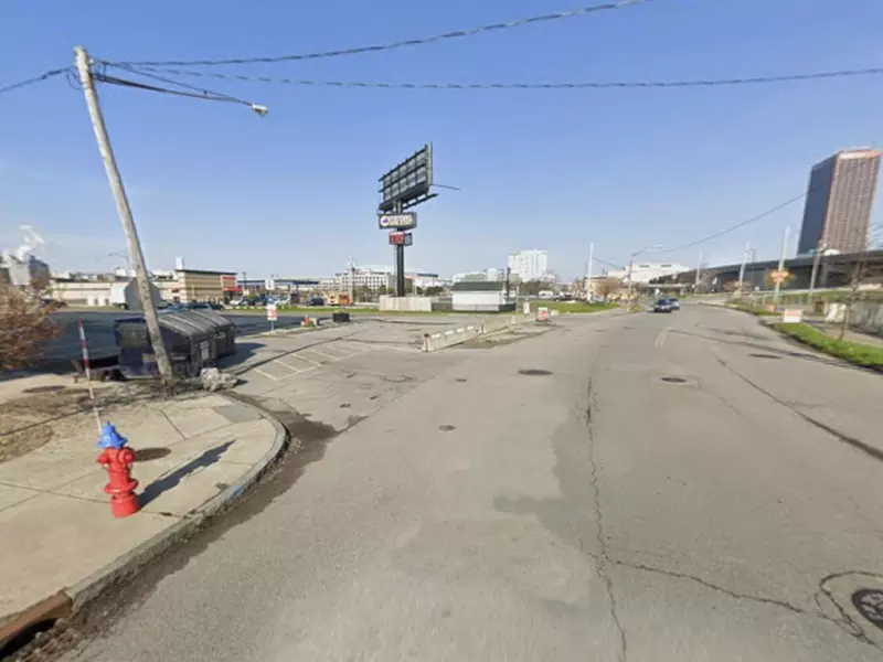 Parking at 191 Scott St. Lot - P8139
