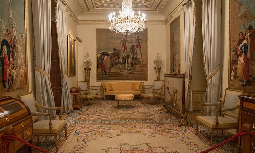 Image 2: Visita Guiada al Palacio de Viana
