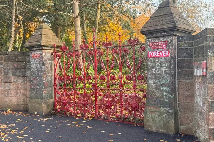 Private Liverpool Beatles Tour - Casbah Club (Blue Badge Guide)