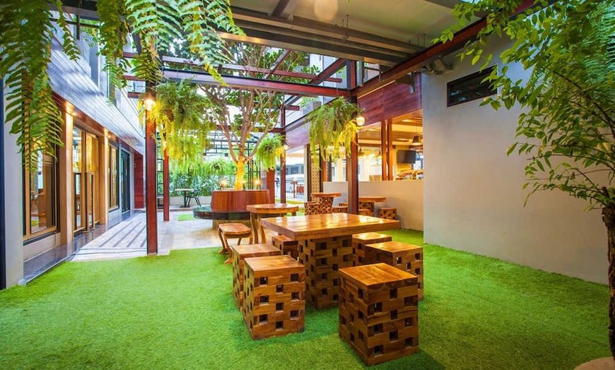 Image 25: ✈ MIDDEN VAN THAILAND | Bangkok - New Siam Palace Ville Hotel 3*, 5...