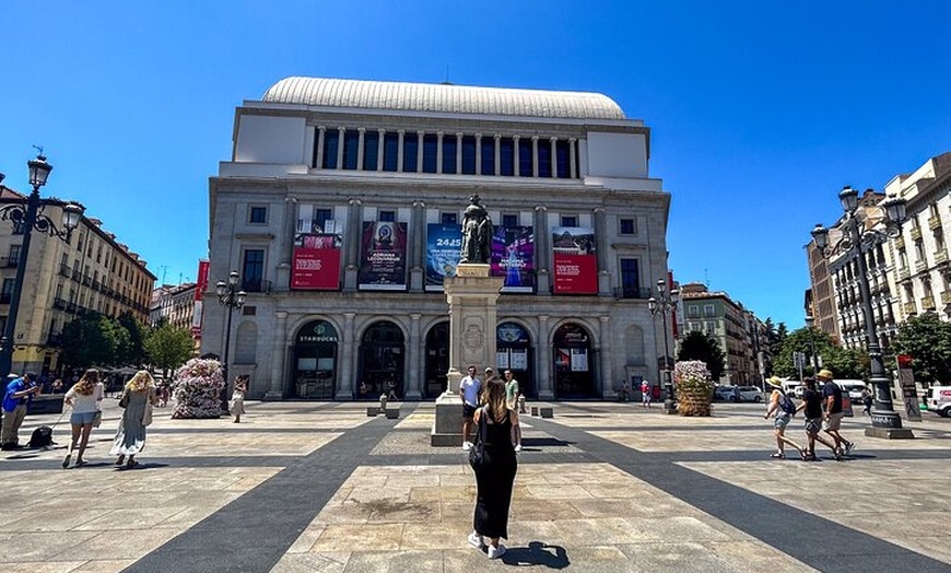 Image 23: Tour al Palacio Real de Madrid : Acceso prioritario con Guía Especi...