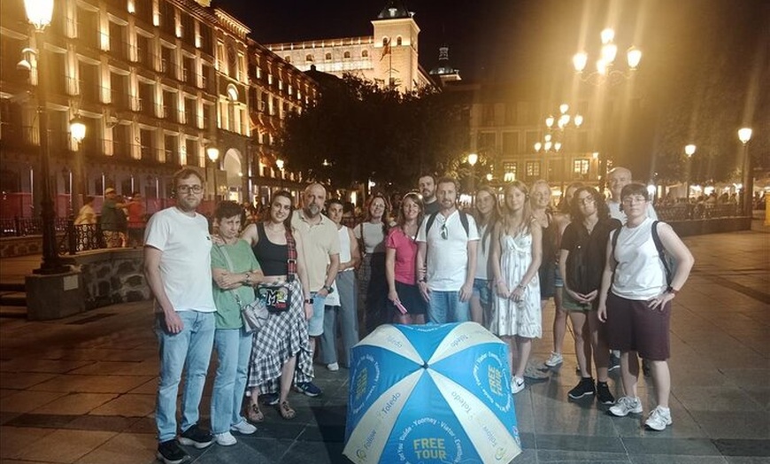 Image 21: Tour Nocturno de Leyendas y Misterios con Subterráneo