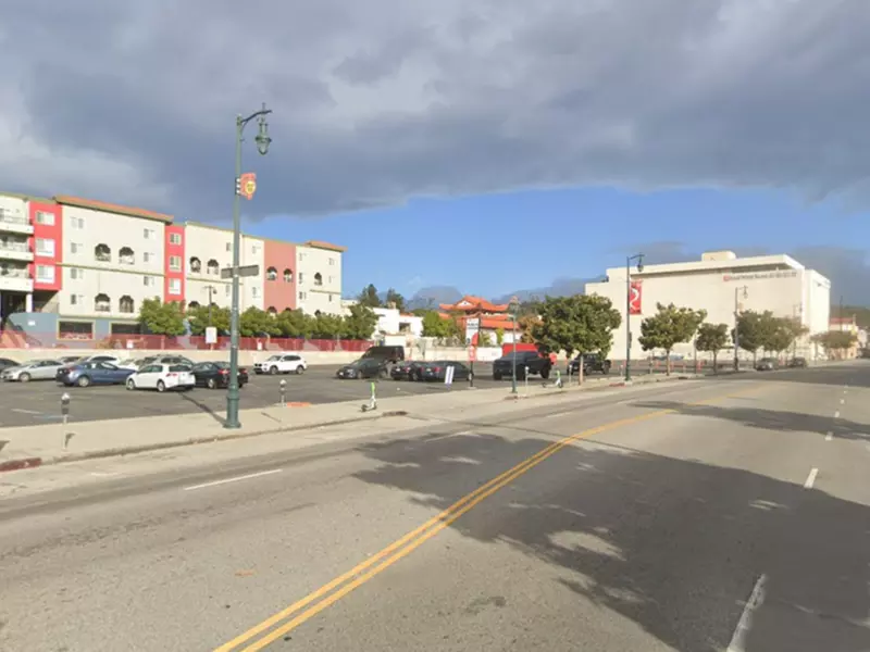 Parking at 717-759 N. Hill St. Lot - Primary Image