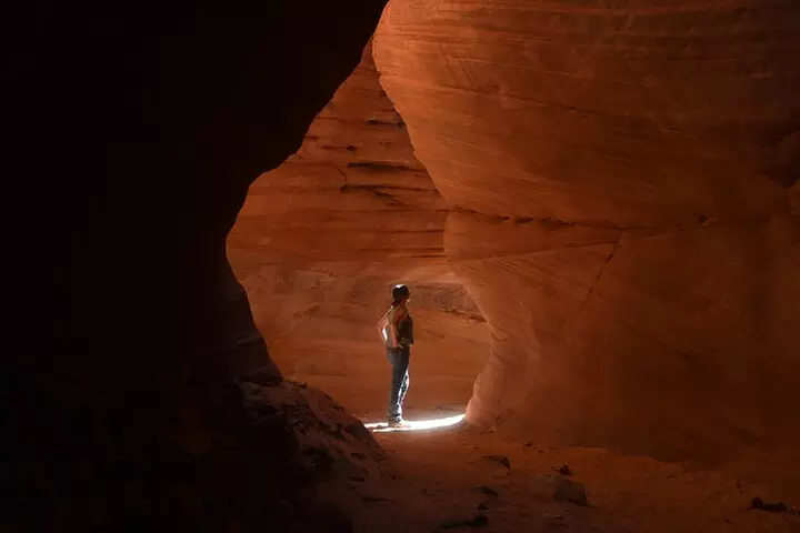 Peekaboo Slot Canyon 4WD Tour