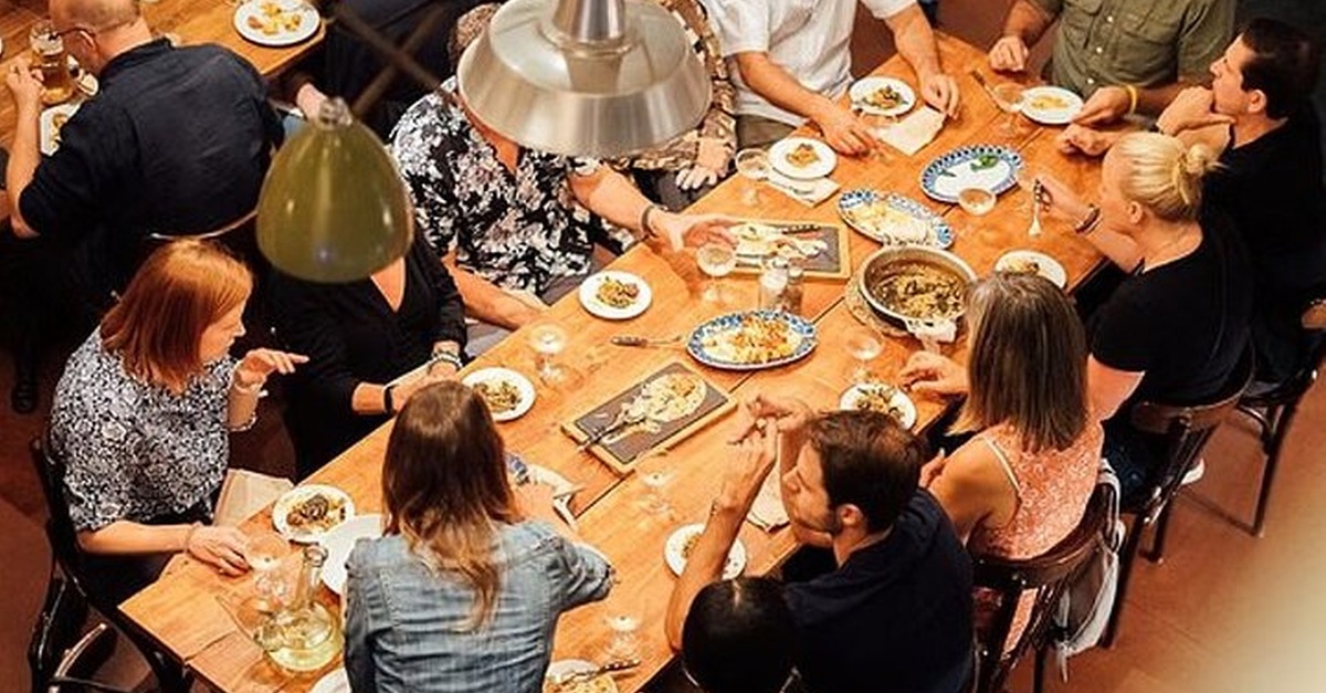Experiencia de tapas y vinos en Barcelona