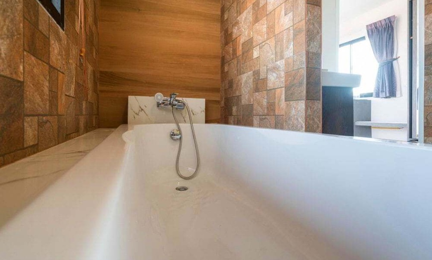 Image 136: ✈ POŁUDNIOWA TAJLANDIA | Phuket - The Thames Pool Access Resort 4* ...