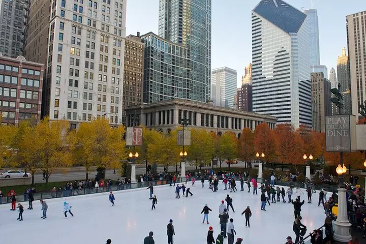 Chicago Seasonal Stroll Walking Tour of Holiday Attractions