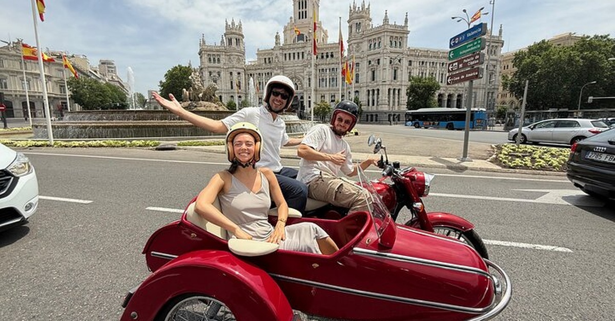 Tour privado en sidecar por Madrid
