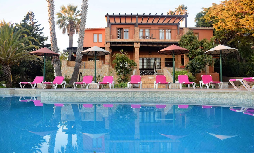 Image 2: ✈ ALGARVE | Lagos - Quinta do Mar - Country & Sea Village 3*, 2 nac...