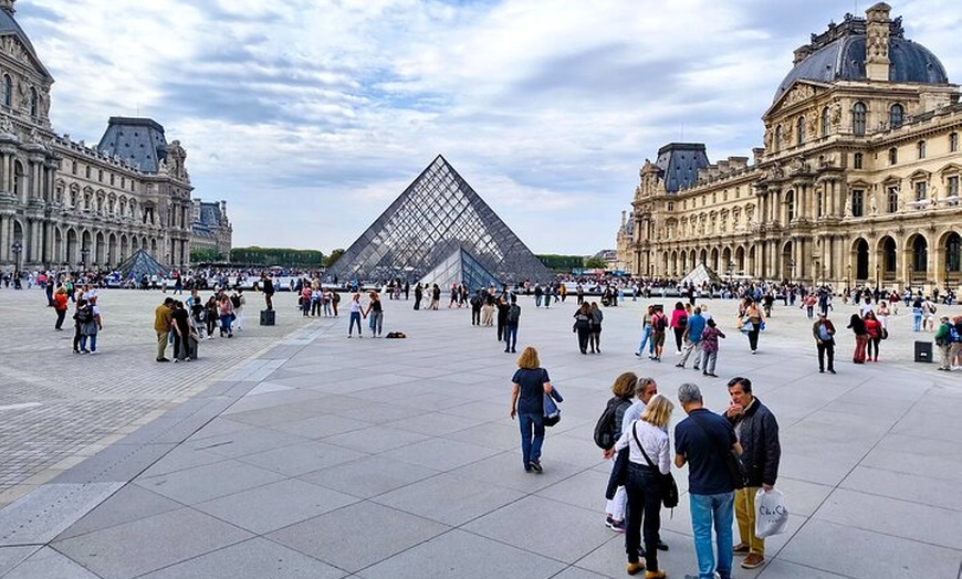 Image 2: Visites de Paris en bus avec billet d'entrée au musée du Louvre