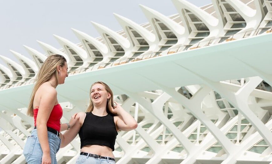 Image 2: Sesión de fotos profesional de Valencia en la Ciudad de las Artes y...