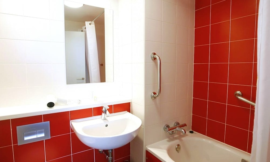 Image 22: ✈ HISZPANIA | Barcelona - Travelodge Barcelona Poblenou 1* - City b...