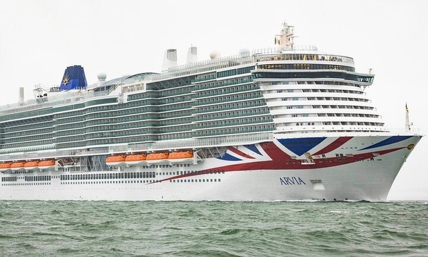 Image 5: Southampton Port to from Heathrow Airport Private TransferService