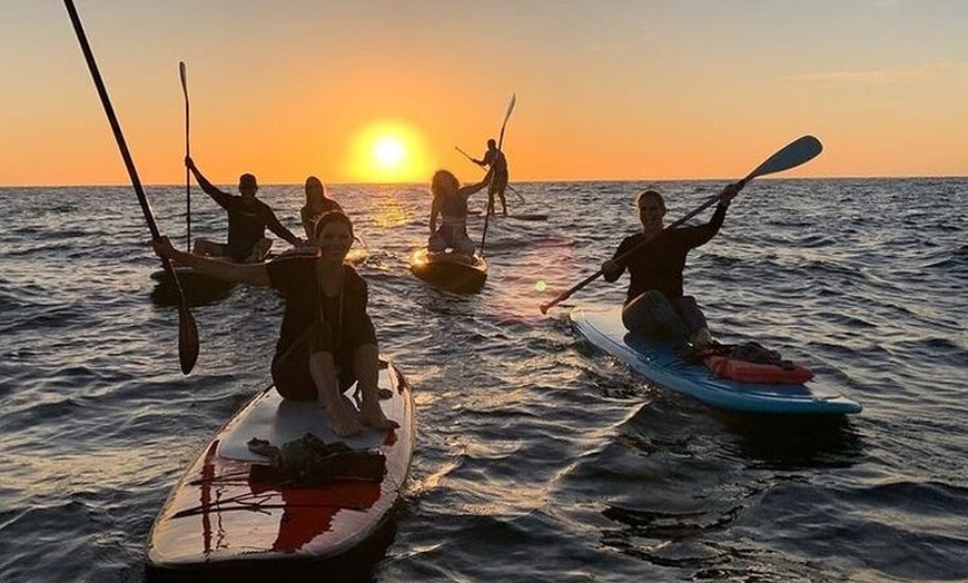 Image 3: Salida del sol o luna llena Paddle Surf Experience