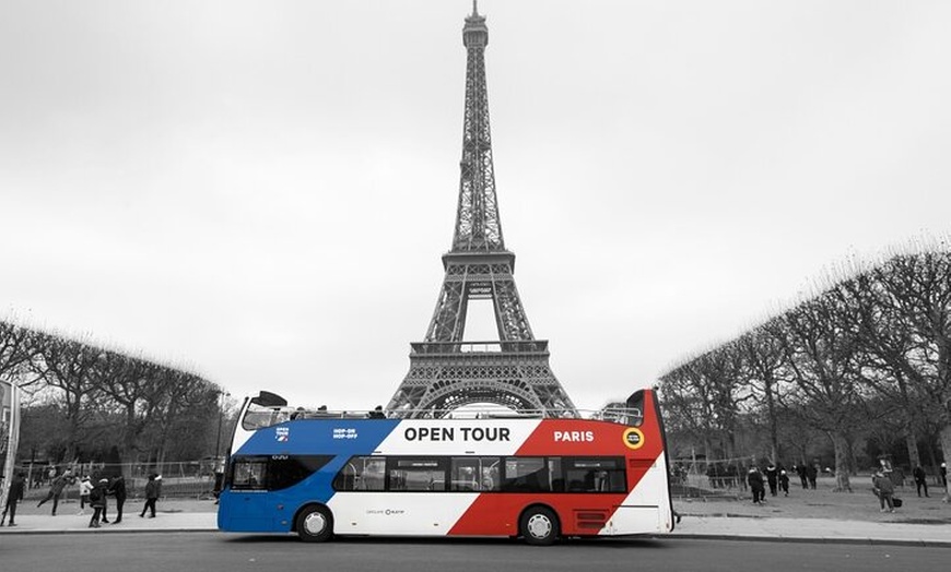 Image 1: Tour de Paris en bus avec croisière sur la Seine