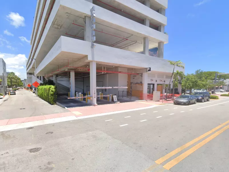 Parking at 1212 Lincoln Rd. Garage