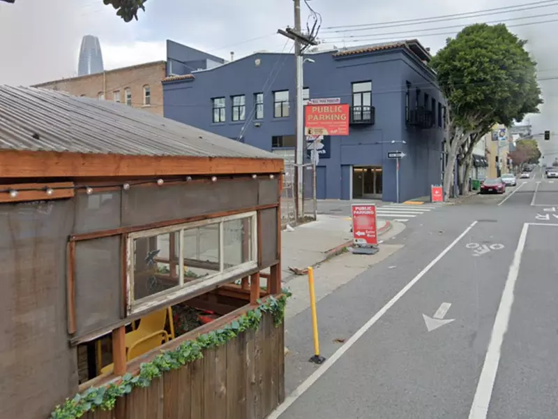 Parking at 424 Brannan St. Lot