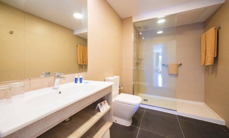 Image 14: ✈ LANZAROTE | Costa Teguise - Galeón Playa 3*, 4 nachten - Stadscen...