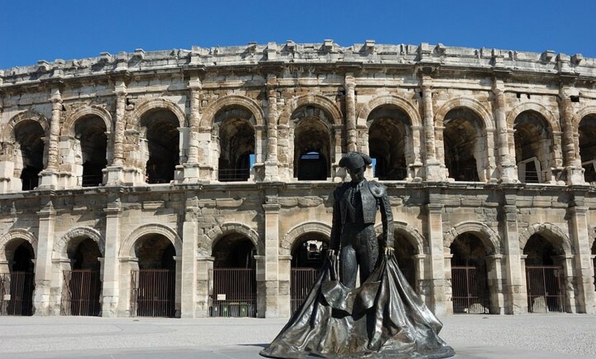 Image 2: Nîmes : Billet Arène romaine antique et visite audio de la vieille ...