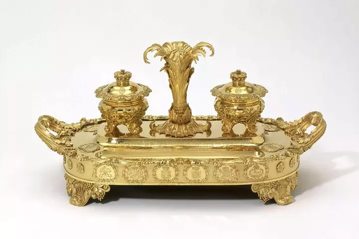 Private Guided Tour of The Victoria and Albert Museum - 3 Hour