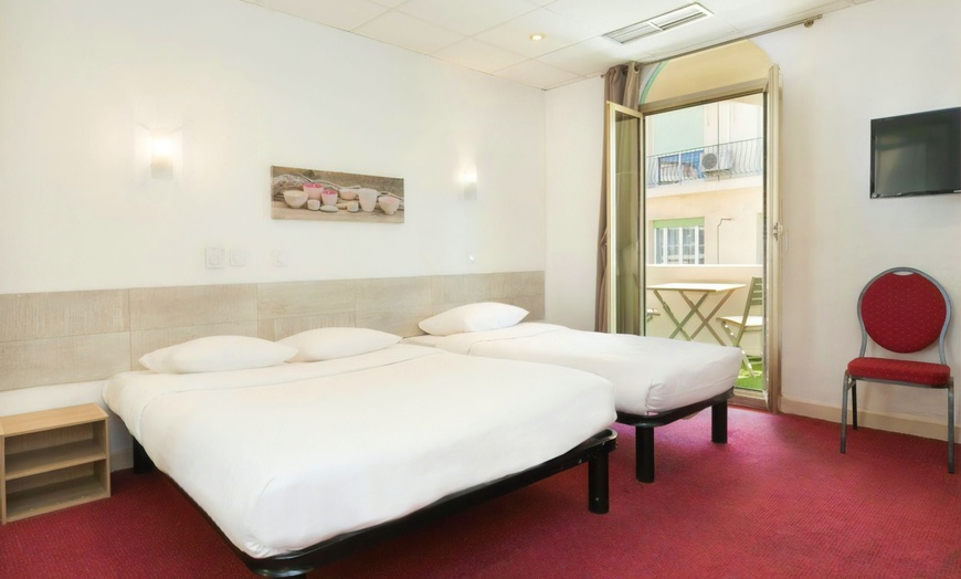 Image 9: ✈ CÔTE D'AZUR | Nice - Hotel Locarno 3* - Centre ville