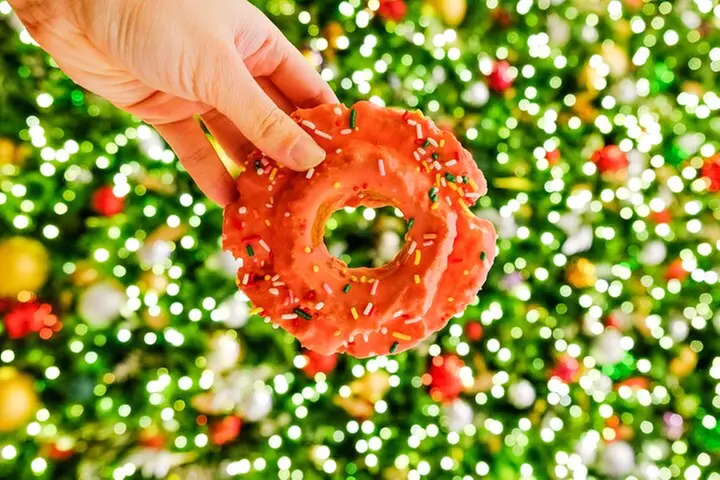Delicious Donuts & Holiday Cheer: Seattle Food Tour - Primary Image
