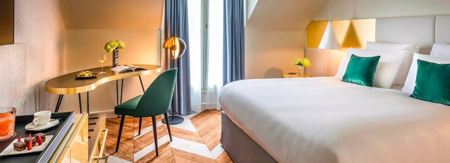 ✈ FRANCE | Versailles - Le Louis Versailles Château Hotel - MGaller...