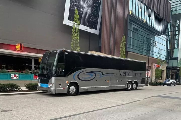 Nashville Private Airport Transportation for Big Groups - Second Medium