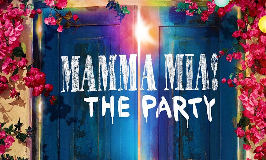 Image 14: ✈ GROßBRITANNIEN | London - Mama Mia The Party: Aufenthalt im TRIBE...